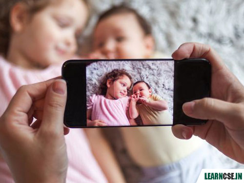 Dangers of Sharing Your Kids’ Pictures Online: What Parents Need to Know